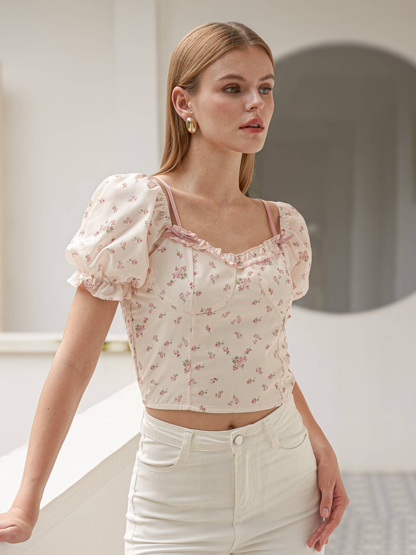 Delicate Floral Puff Sleeve Top