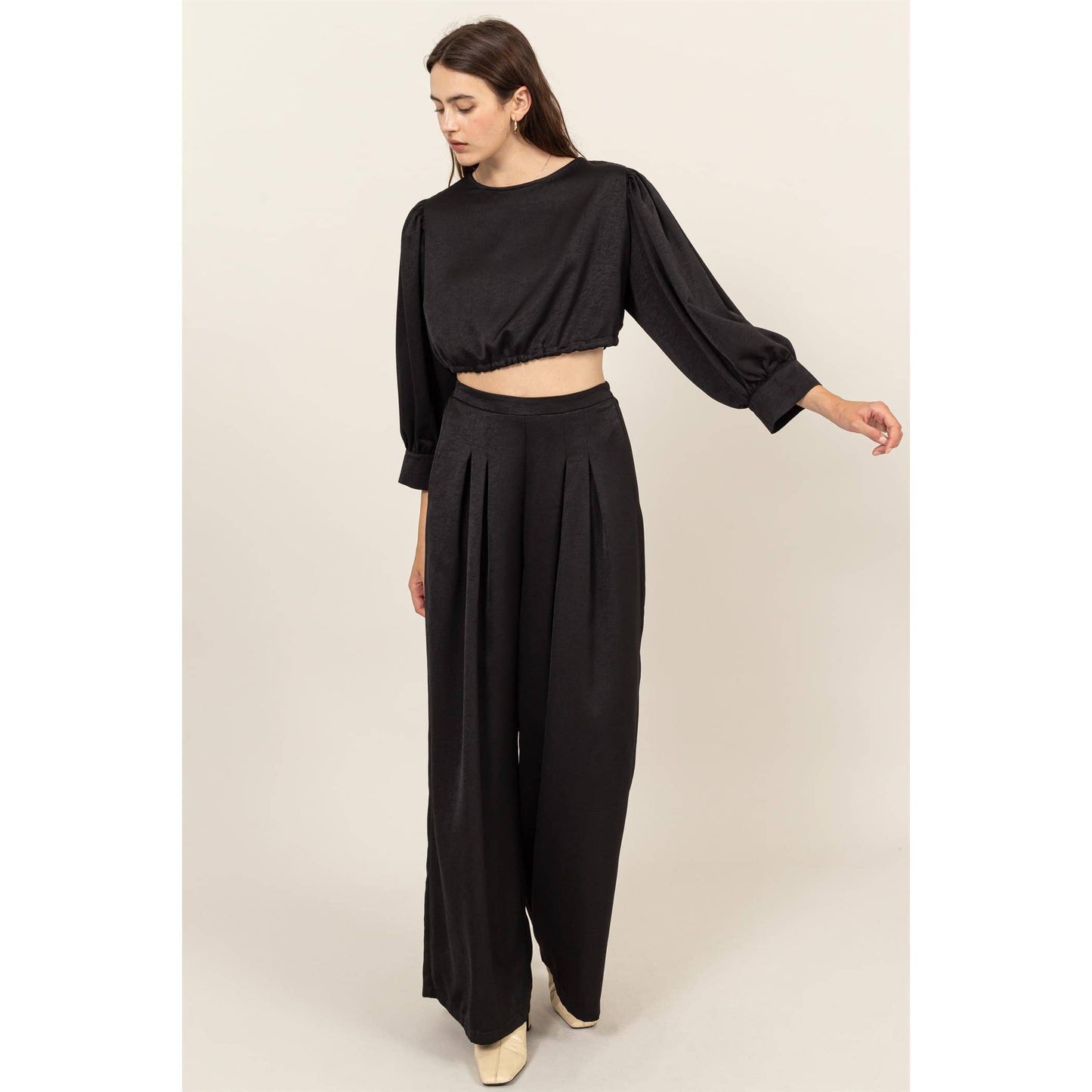 SET-SATIN CROP TOP AND PANTS SET