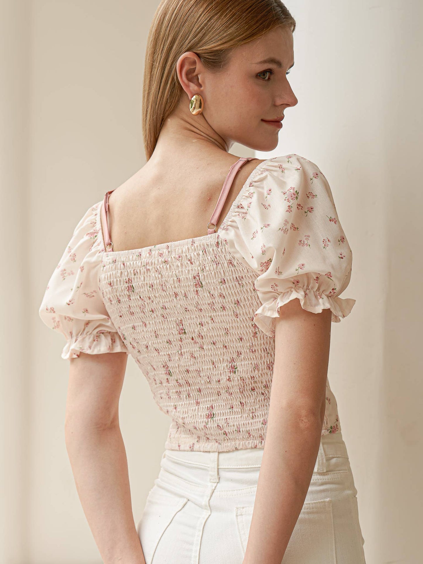 Delicate Floral Puff Sleeve Top