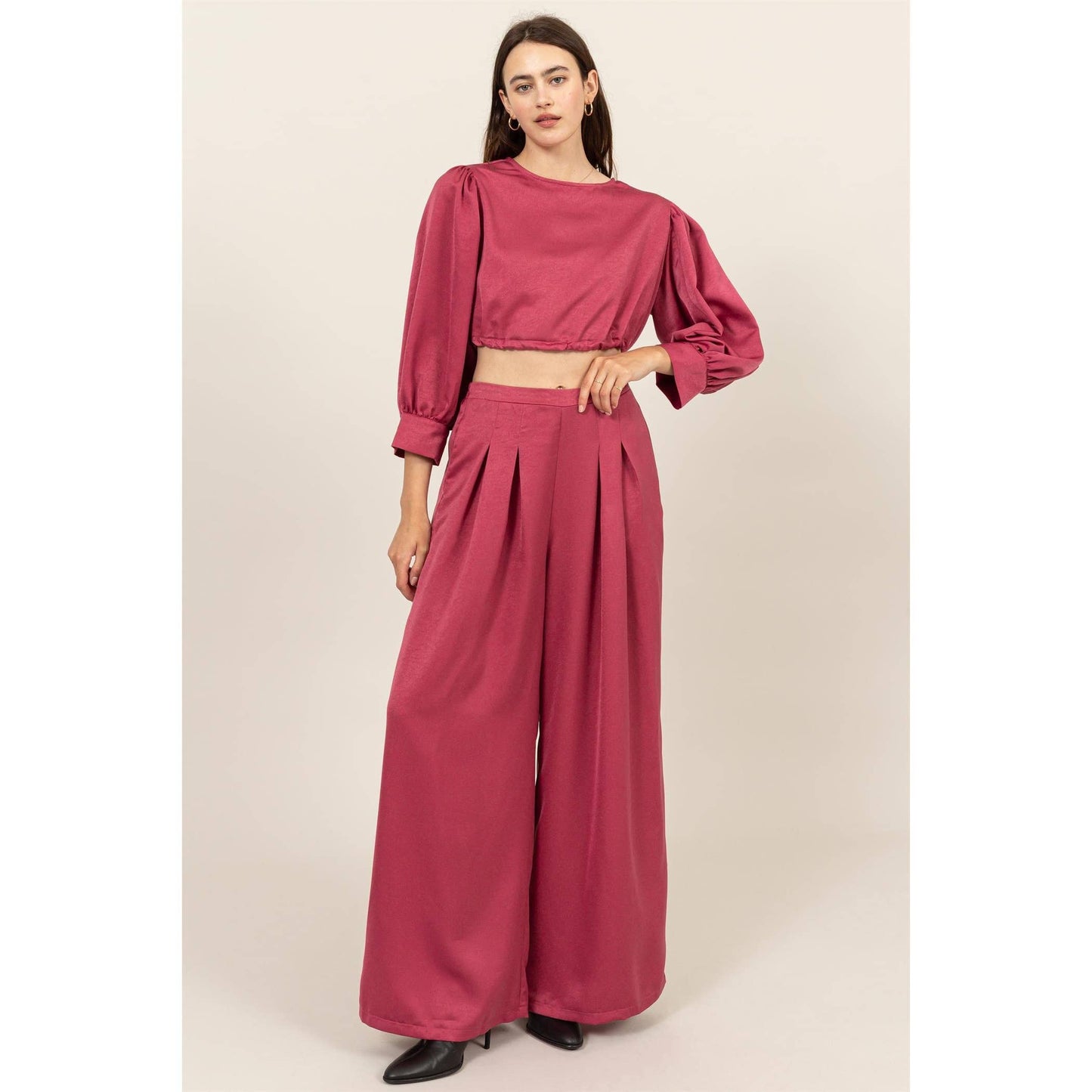 SET-SATIN CROP TOP AND PANTS SET
