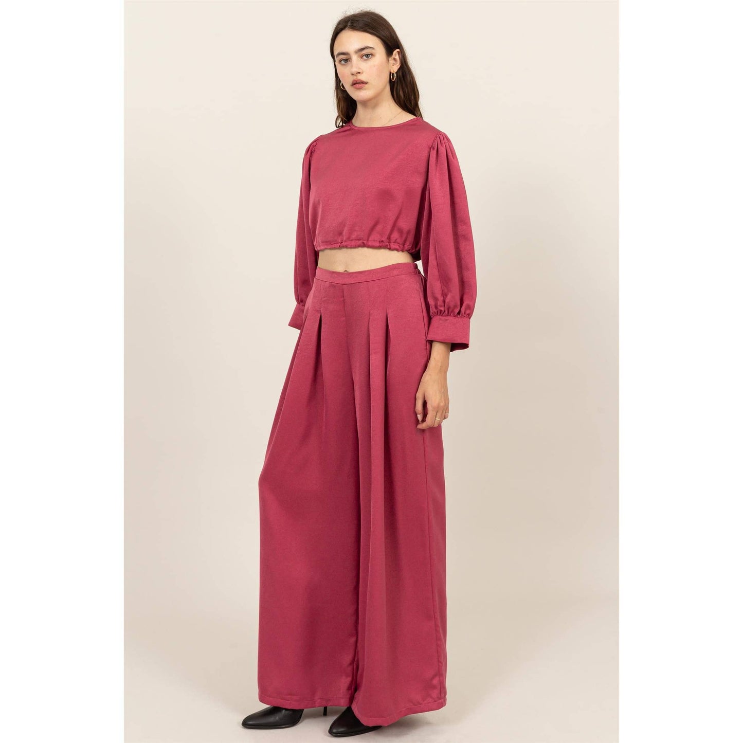 SET-SATIN CROP TOP AND PANTS SET