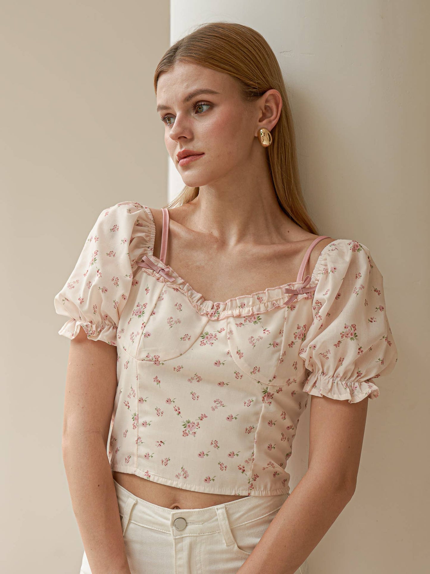Delicate Floral Puff Sleeve Top
