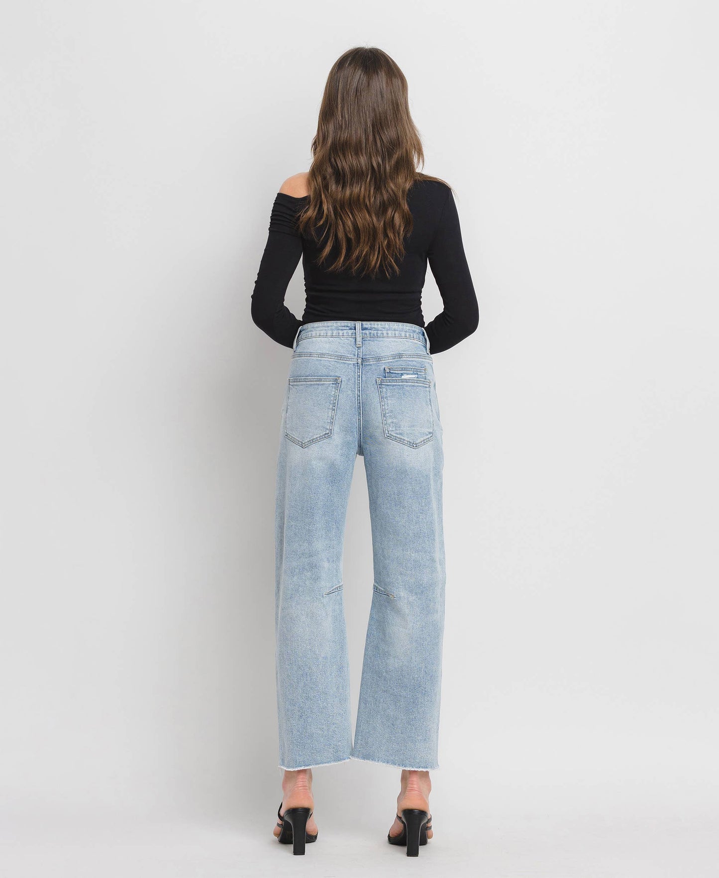 SUPER HIGH RISE BARREL JEANS V3575